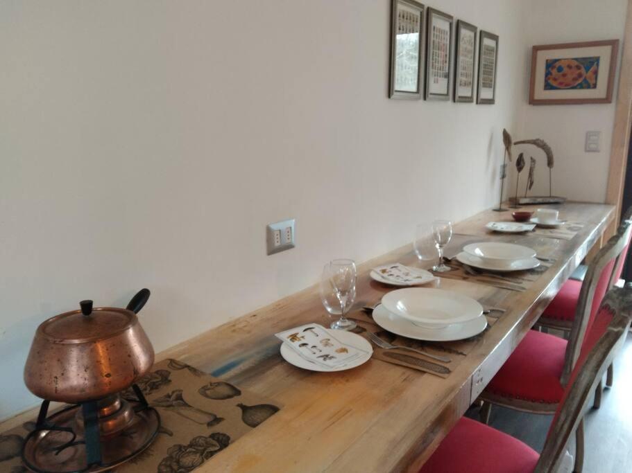 Casa de férias Linda Pet Friendly A Orilla Rio Y Bosque, Cerca Termas