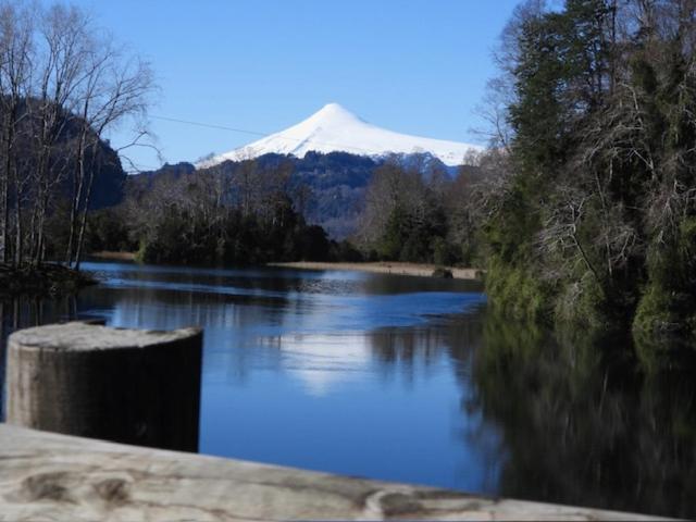 Casa de férias Linda Pet Friendly A Orilla Rio Y Bosque, Cerca Termas